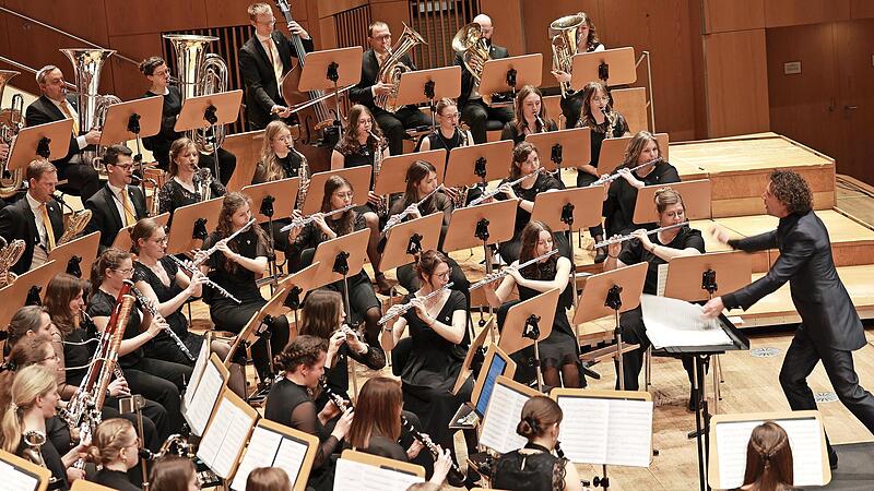 Die Musiker brillierten in der Bamberger Konzerthalle.
