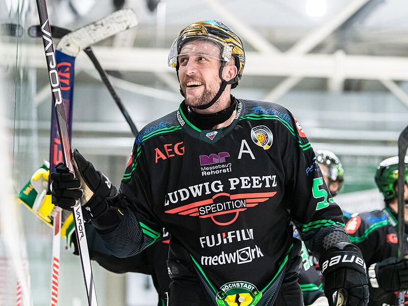 Jake Fardoe in seinem Wohnzimmer, der Grünen Hölle am Kieferndorfer Weg Jake Fardoe in seinem Wohnzimmer, der Grünen Hölle am Kieferndorfer Weg