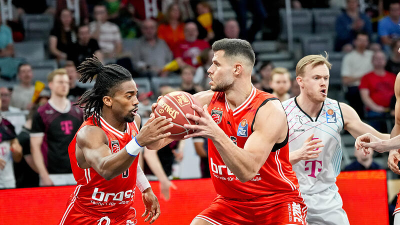 Geh&ouml;rte beide zu den Bamberger Aktivposten am Dienstagabend: Malik Johnson (links) und Filip Stanic.