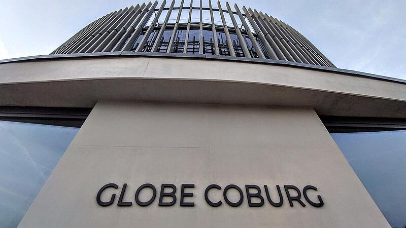 Inzwischen prangt am Eingang auch der Schriftzug Globe Coburg.