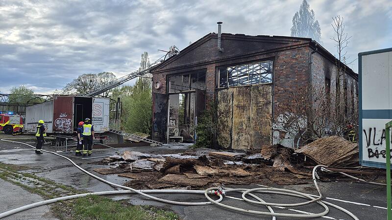 Feuer im Lokschuppen Coburg: Großer Brand am Güterbahnhof