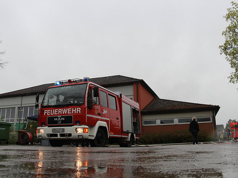 Brand im Schulschwimmbad AdelsdorfBrand im Schulschwimmbad Adelsdorf