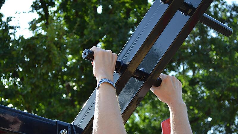 Calisthenics-Park im neuen Gesundheits- und Sportparks bietet eine Mischung aus Turnen an Geräten und mit kreativer Akrobatik. Calisthenics-Park im neuen Gesundheits- und Sportparks bietet eine Mischung aus Turnen an Geräten und mit kreativer Akrobatik.