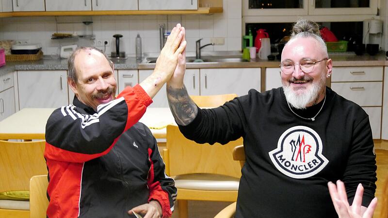 Oliver Friedel und Florian B&auml;tz beim Memory spielen.