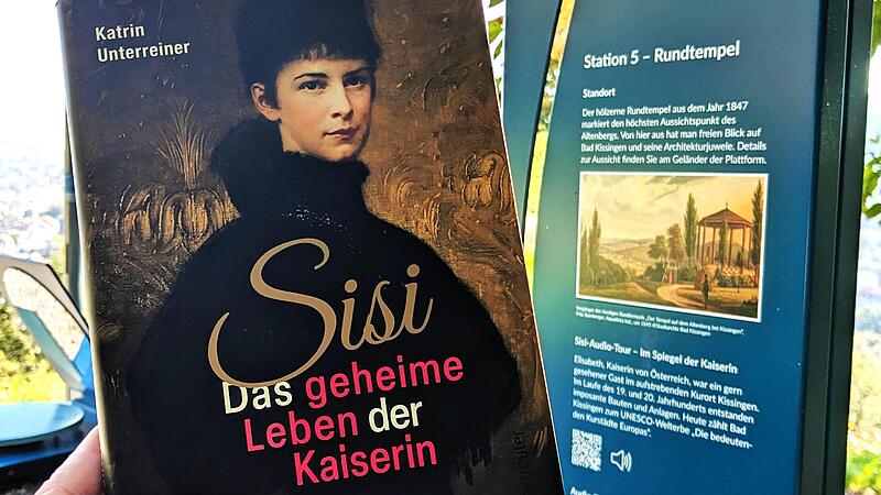 Das neue Sisi-Buch an der Altenberg-Station &bdquo;Sisi-Rundtempel&ldquo; der neuen Sisi-Audiotour.