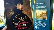 Das neue Sisi-Buch an der Altenberg-Station &bdquo;Sisi-Rundtempel&ldquo; der neuen Sisi-Audiotour.