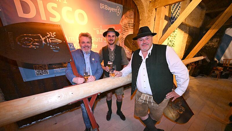 F&uuml;r Rom bestimmter Maibaum des Brauchtumvereins Moosmotor Schwaig