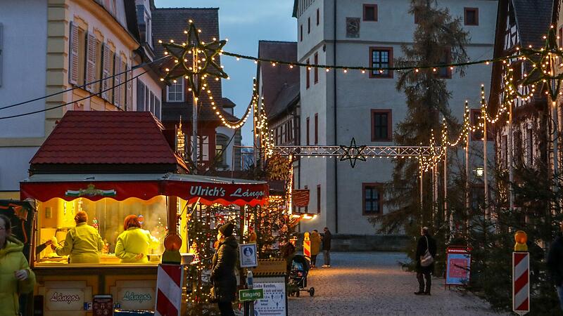 Im vergangenen Jahr waren in Forchheim vereinzelt Buden aufgestellt, die zumindest ein wenig Weihnachtsstimmung aufkommen lie&szlig;en.Forchheim & Fr&auml;nkische Schweiz