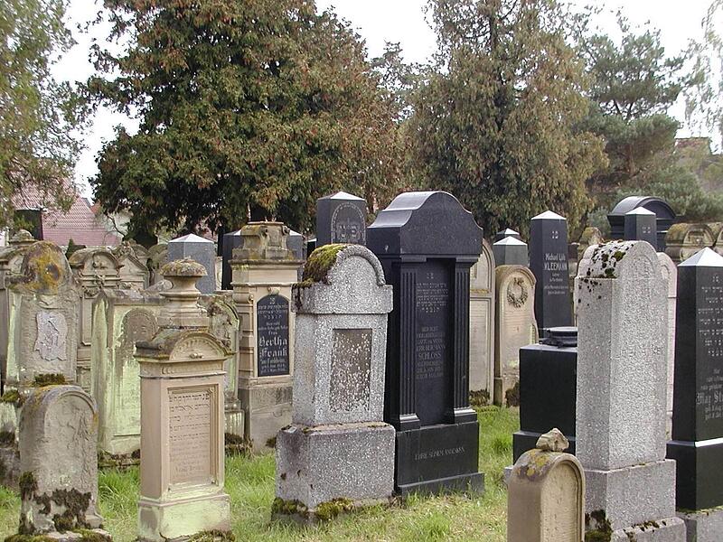 Im Landkreis Erlangen-Höchstadt ist am Sonntag der jüdische Friedhof in Baiersdorf für Besichtigungen geöffnet.Forchheim & Fränkische Schweiz Im Landkreis Erlangen-Höchstadt ist am Sonntag der jüdische Friedhof in Baiersdorf für Besichtigungen geöffnet.Forchheim & Fränkische Schweiz