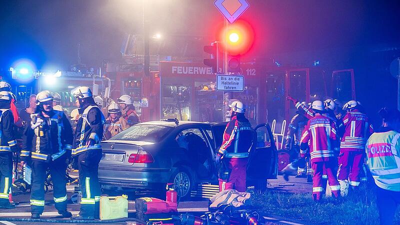 Verfolgungsjagd im Kreis Bamberg: Auto kracht gegen Ampel