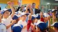 S&ouml;der besucht Grundschule