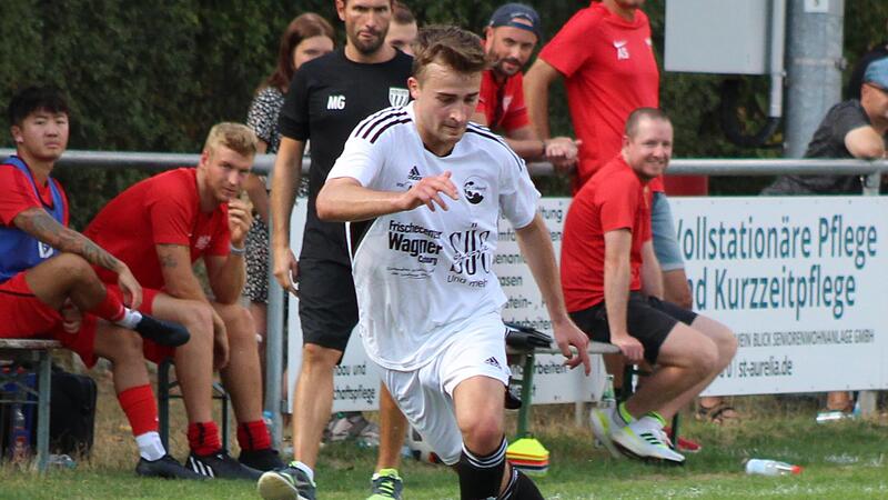 Adrian Guhling und der FC Coburg durften zuletzt pausieren und gastieren nun in Schweinfurt.