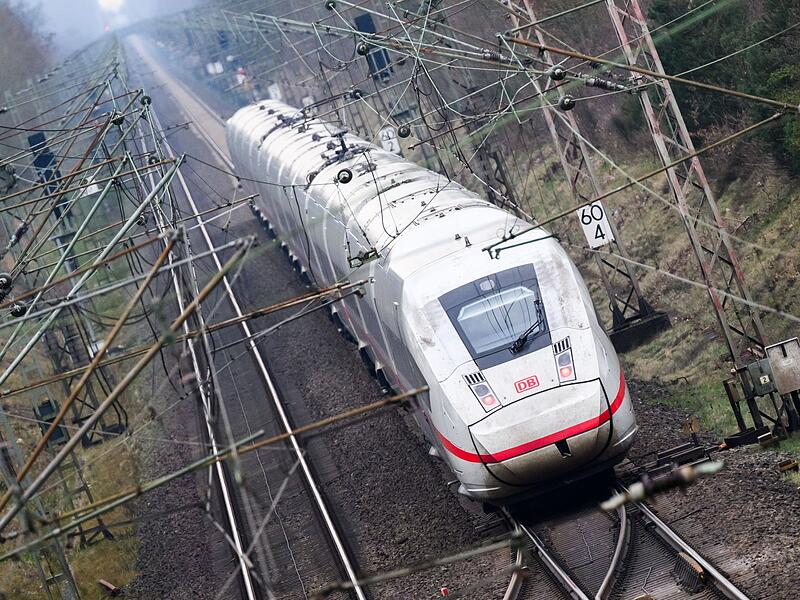 ICE der Deutschen Bahn ICE der Deutschen Bahn