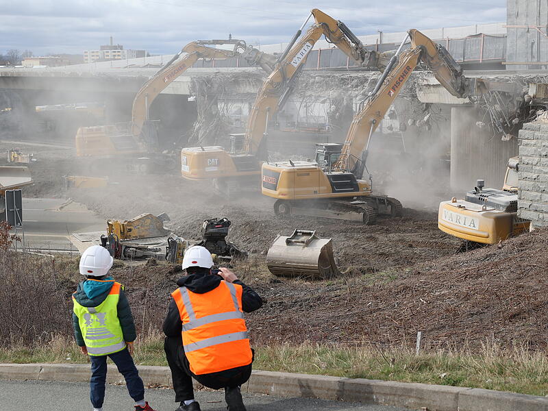 Brückenabbruch: So liefen die Arbeiten an der A9Brückenabbruch: So liefen die Arbeiten an der A9 Brückenabbruch: So liefen die Arbeiten an der A9