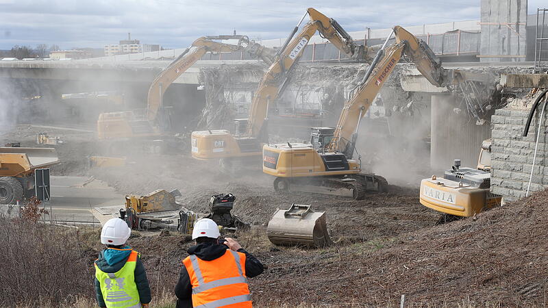 Brückenabbruch: So liefen die Arbeiten an der A9Brückenabbruch: So liefen die Arbeiten an der A9 Brückenabbruch: So liefen die Arbeiten an der A9
