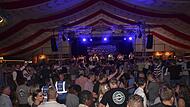 Mit Bussen kommt man aus dem gesamten Landkreis zum Bierfest und wieder zurück.