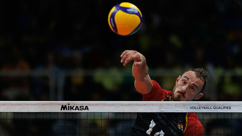 Moritz Karlitzek am 3. Oktober 2023 im Rio de Janeiro w&auml;hrend der&nbsp;Olympia-Qualifikation der&nbsp;deutschen Volleyball-Nationalmannschaft gegen Brasilien.&nbsp;