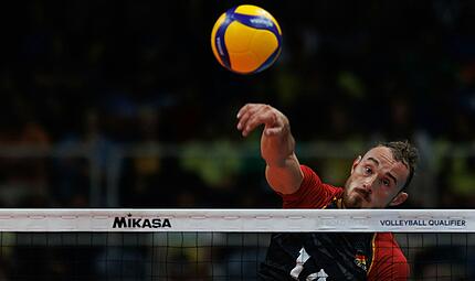 Moritz Karlitzek am 3. Oktober 2023 im Rio de Janeiro w&auml;hrend der&nbsp;Olympia-Qualifikation der&nbsp;deutschen Volleyball-Nationalmannschaft gegen Brasilien.&nbsp;
