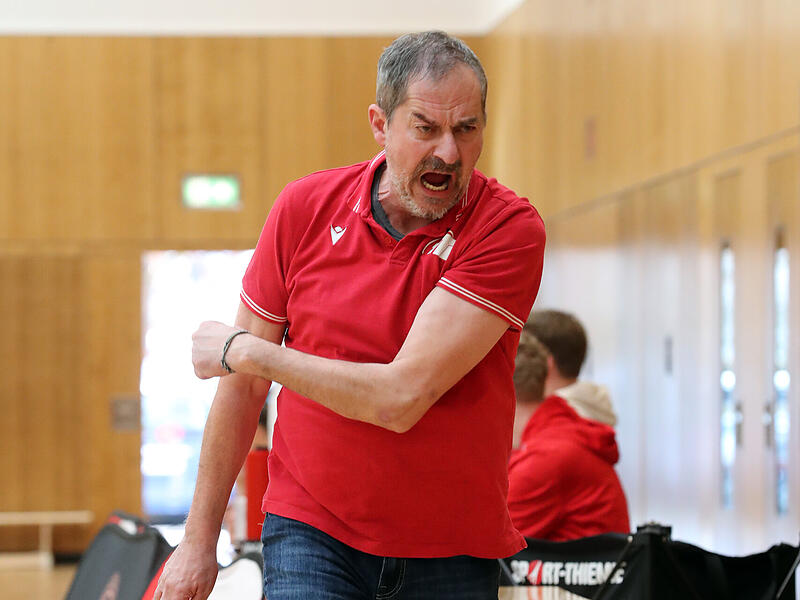 TTL-Trainer Stefan  Harlander im Hinspiel gegen M&uuml;nchen Basket. Seine Mannschaft muss in der n&auml;chsten Play-down-Runde um den Klassenerhalt k&auml;mpfen.