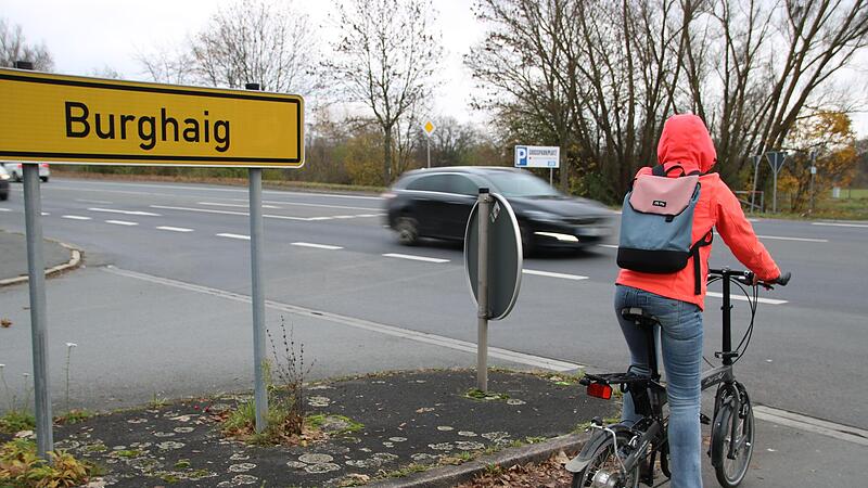 An der Weinbr&uuml;cken-Kreuzung leben Radler gef&auml;hrlich: Zwei Mal  in kurzer Zeit wurden Radfahrer an der  B 289 bei Burghaig von Autos erfasst. Eine Frau kam ums Leben.