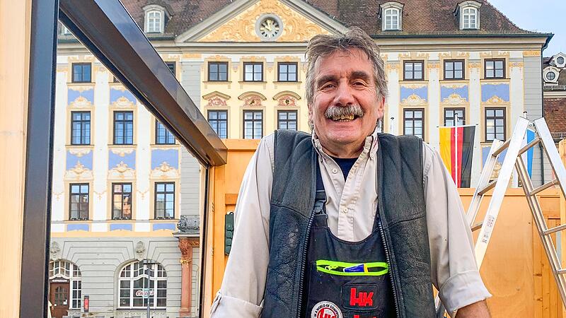 Schausteller Ralf Pazdera ist voller Vorfreude: In den beiden vergangenen Jahren hatte der Coburger Weihnachtsmarkt wegen Corona nicht stattfinden k&ouml;nnen. Jetzt fiebern alle der Er&ouml;ffnung am Freitag, 25. November, entgegen.