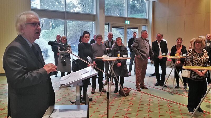 Hotelier Heinz Stempfle, Kreisvorsitzender des Bayerischen Hotel- und Gaststättenverbandes, spricht beim Neujahrsempfang. Hotelier Heinz Stempfle, Kreisvorsitzender des Bayerischen Hotel- und Gaststättenverbandes, spricht beim Neujahrsempfang.