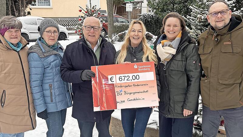 Bei der Scheck&uuml;bergabe (von links): Gisela Oeckler, Agnes Pflaum, Robert Martin, Petra Lade, Natalie Zitzmann, Marco Zahn.