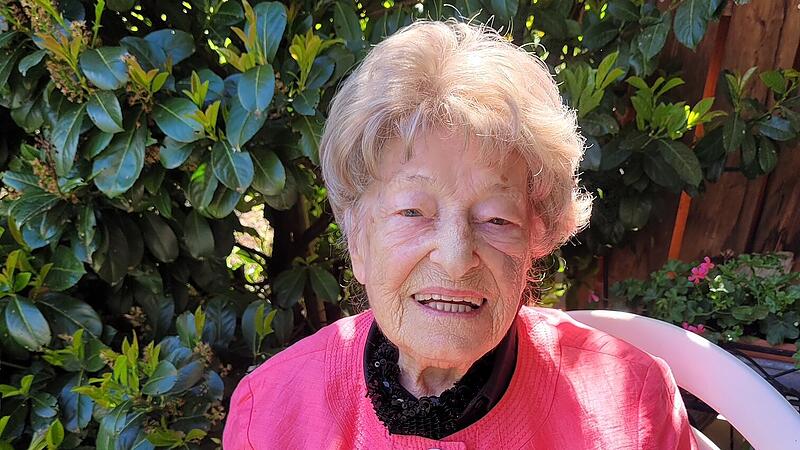 Irmgard von Traitteur setzte sich für soziale Belangen in Forchheim ein. Nun feiert die ehemalige Politikerin ihren 100. Geburtstag.Forchheim & Fränkische Schweiz Irmgard von Traitteur setzte sich für soziale Belangen in Forchheim ein. Nun feiert die ehemalige Politikerin ihren 100. Geburtstag.