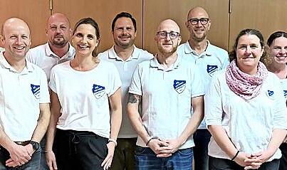 Das komplette Vorstandsteam des FC Viktoria Poppenroth nach Neuwahlen.