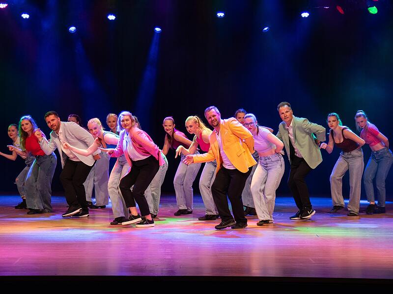 Coole Performance auf &bdquo;Uptown Funk&ldquo;.Dance Street