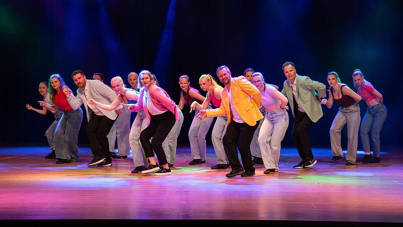 Coole Performance auf &bdquo;Uptown Funk&ldquo;.Dance Street