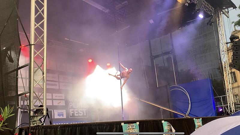 Schlossplatzfest in Coburg: Die Absolventenshow der Artistenschule Berlin ist seit vielen Jahren der Schluss- und Höhepunkt am Montagabend.