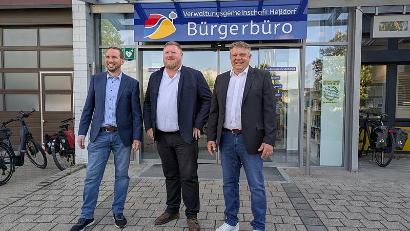 Sie sind zur B&uuml;rgermeisterwahl in He&szlig;dorf angetreten (von rechts): Erich Biermann (Freie W&auml;hler), amtierender Zweiter B&uuml;rgermeister Axel Gotthardt (CSU) und Matthias Scholz (&bdquo;Gemeinde im Mittelpunkt&ldquo; (GiM).
