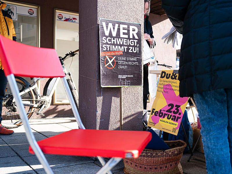 Die sch&ouml;nsten Impressionen von der Menschenkette der Omas gegen Rechts am 8. Februar in Forchheim.