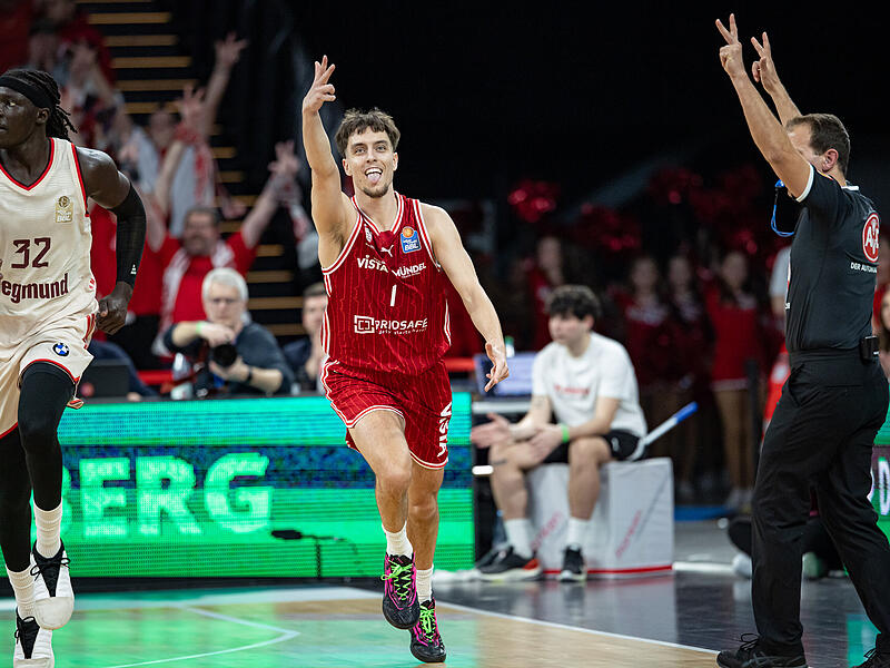 Zach Ensminger lief im zweiten Viertel hei&szlig;, netzte drei Dreier binnen kurzer Zeit ein.