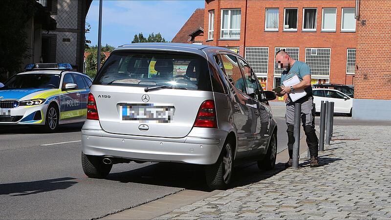 Tödlicher Unfall in Coburg Mitten in Coburg erfasst ein Auto eine Frau und verletzt sie schwer. Wenig später erlag sie ihren Verletzungen.