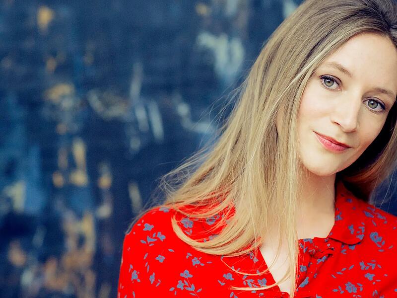 Sabine Devieilhe pr&auml;sentiert einen Mix aus Kaffeehausmusik und St&uuml;cken aus dem Cabaret.