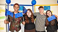 Nik, Marie, Paul und Miriana leben gerne in Europa.Uschi Prawitz Nik, Marie, Paul und Miriana leben gerne in Europa.Uschi Prawitz