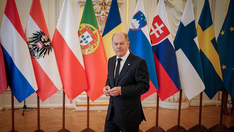 Bundeskanzler Olaf Scholz (SPD) beim Informellen EU-Gipfel in Prag.