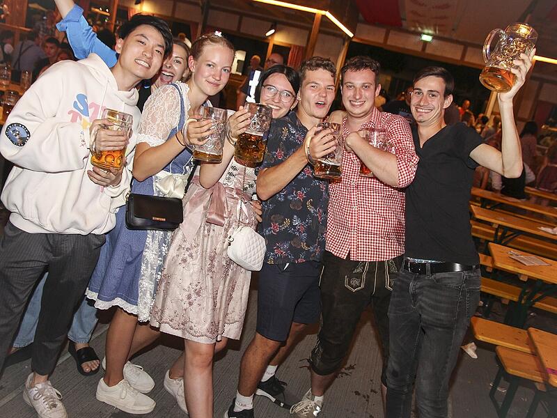 Gute Stimmung beim ersten Bierfestsonntag