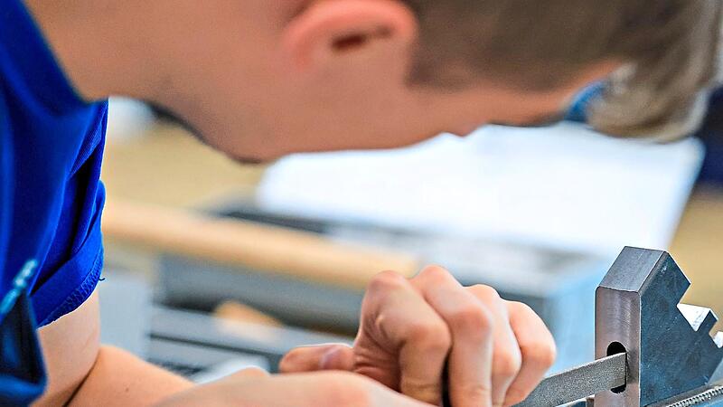 Die Ausbildung steht am Start des Berufslebens. Viele Stellen sind allerdings noch unbesetzt. Die Ausbildung steht am Start des Berufslebens. Viele Stellen sind allerdings noch unbesetzt.