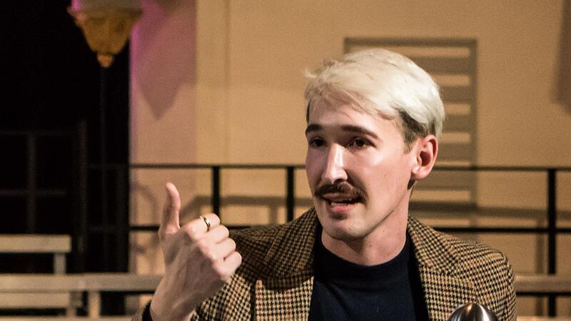 Als Gast-Regisseur inszenierte Neil Barry Moss im September &bdquo;Fausts Verdammnis&ldquo; von Hector Berlioz in der Morizkirche. Ab September 2023 fungiert er als neuer Leiter des Musiktheaters am Landestheater.