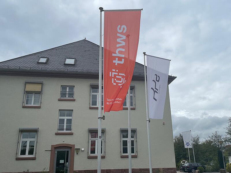 Das Technologietransferzentrum (TTZ) Bad Kissingen ist im Rhön-Saale Gründerzentrum in der ehemaligen Kaserne untergebracht. Das Technologietransferzentrum (TTZ) Bad Kissingen ist im Rhön-Saale Gründerzentrum in der ehemaligen Kaserne untergebracht.