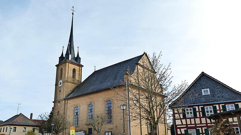 Kleukheims Pfarrkirche gilt als Wahrzeichen des Kehlbachgrundes.