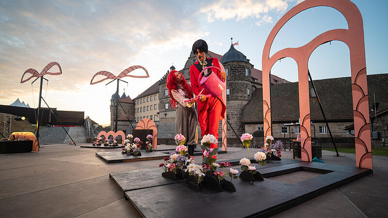 Premiere Rosenberg-FestspieleSo startet "Ernst sein ist alles" bei den Rosenberg-Festspielen