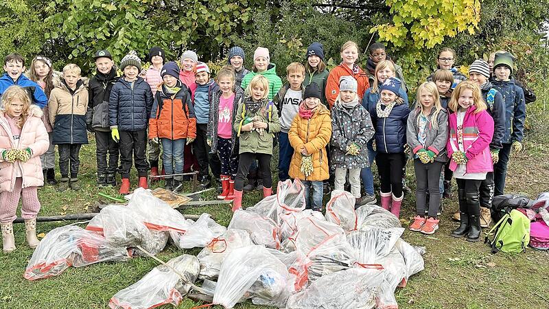 20 Säcke füllten die Kinder bei der Müllsammelaktion.