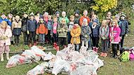 20 Säcke füllten die Kinder bei der Müllsammelaktion.
