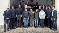 Die neuen Mitglieder der Wehr zusammen mit den W&uuml;rdentr&auml;gern (von links): Stadtrat Volker Ernst, Kreisbrandmeister Johannes Lohneis, Zweiter B&uuml;rgermeister Holger Then, Vorsitzender Samuel Pietz, Florian Deuerling, Felix Ernst, Justus H&uuml;mmer, Lukas...
