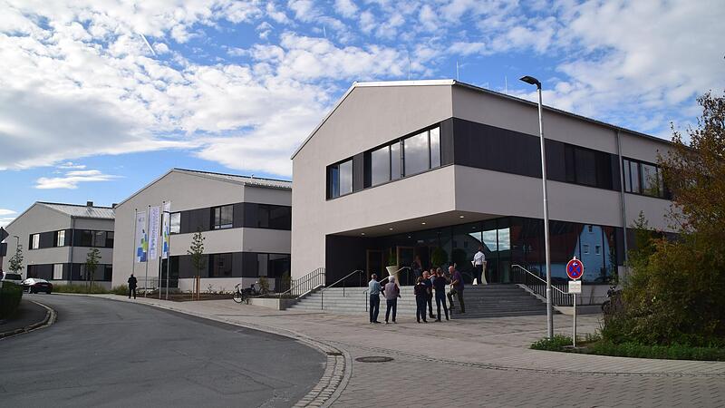 Nach f&uuml;nfj&auml;hriger Bauzeit wurde das Scheinfelder Gymnasium nun eingeweiht.