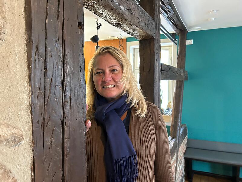 Im ehemaligen Caf&eacute; Sorgenfrei wird zurzeit noch kr&auml;ftig renoviert und umgebaut. Voraussichtlich am Samstag, 7. Februar, will Kelly Silva-Streng ihre Bier- und Weinlounge &bdquo;Kelly&rsquo;s&ldquo; er&ouml;ffnen.